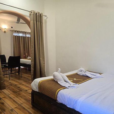 Hotel Vyankatesh & Pure Veg Restaurant Mahābaleshwar Eksteriør bilde