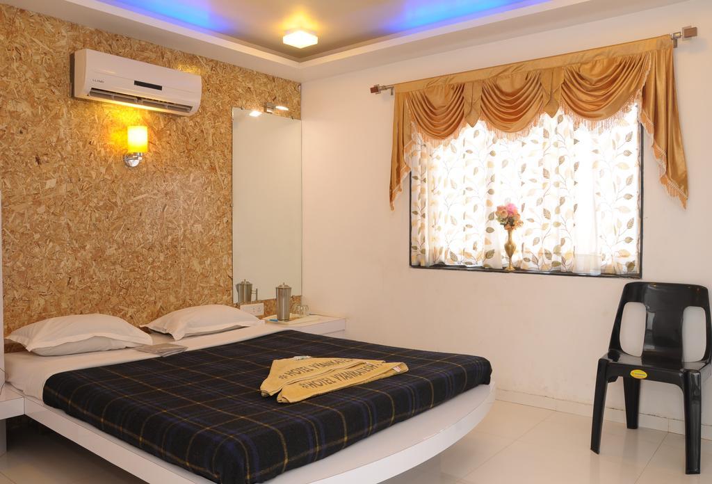 Hotel Vyankatesh & Pure Veg Restaurant Mahābaleshwar Rom bilde