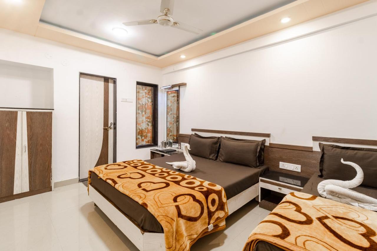 Hotel Vyankatesh & Pure Veg Restaurant Mahābaleshwar Eksteriør bilde