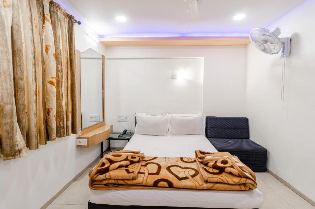 Hotel Vyankatesh & Pure Veg Restaurant Mahābaleshwar Eksteriør bilde
