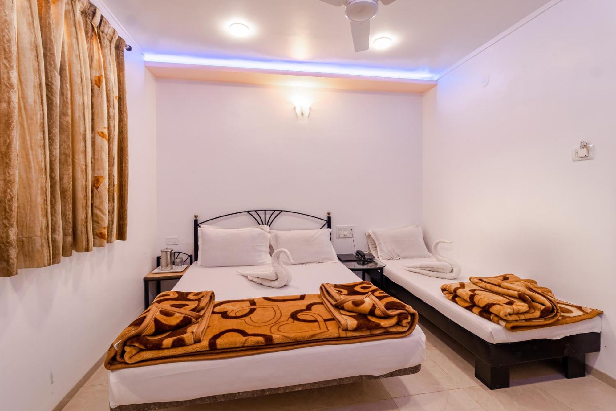 Hotel Vyankatesh & Pure Veg Restaurant Mahābaleshwar Eksteriør bilde
