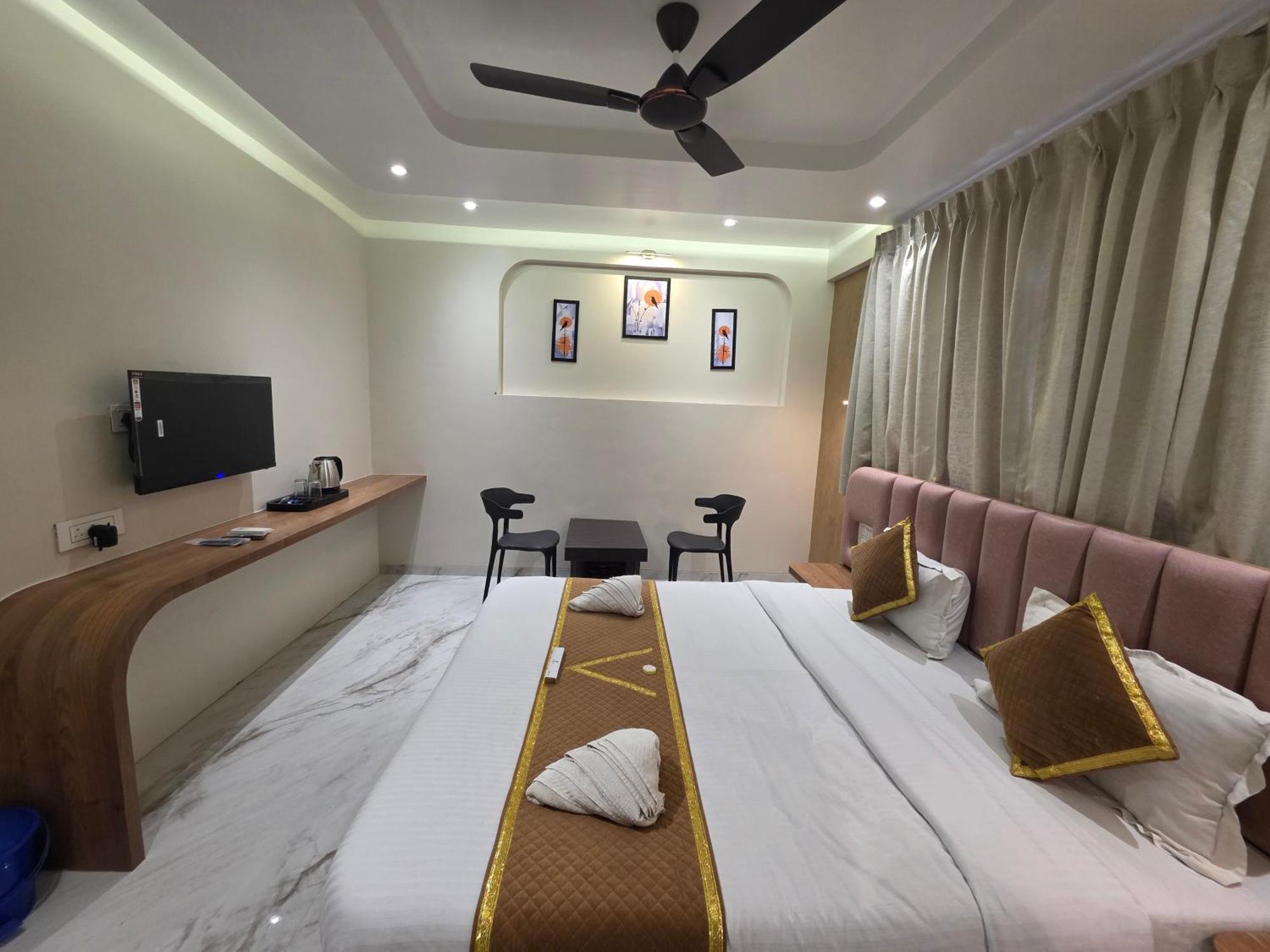 Hotel Vyankatesh & Pure Veg Restaurant Mahābaleshwar Eksteriør bilde