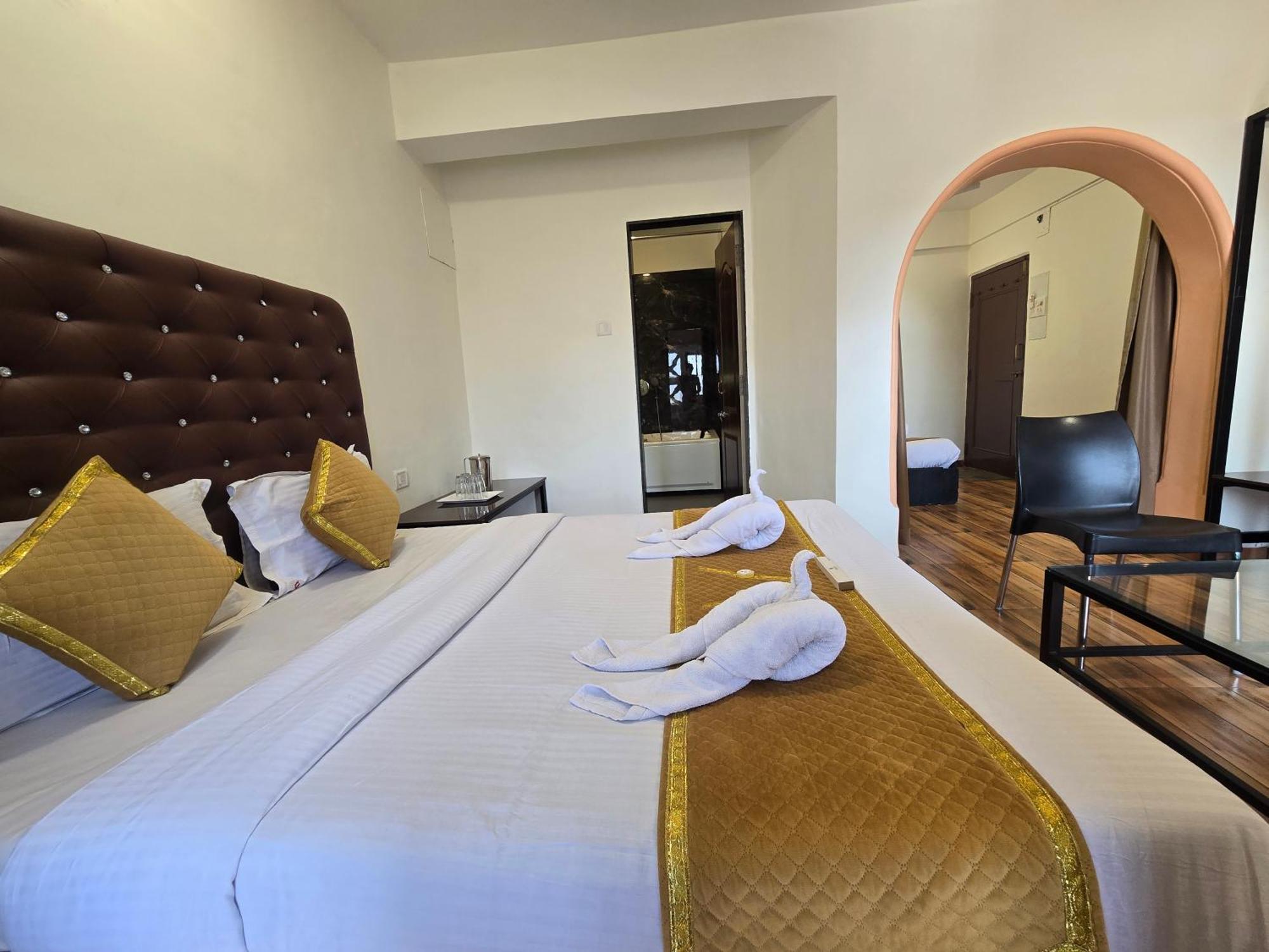 Hotel Vyankatesh & Pure Veg Restaurant Mahābaleshwar Eksteriør bilde