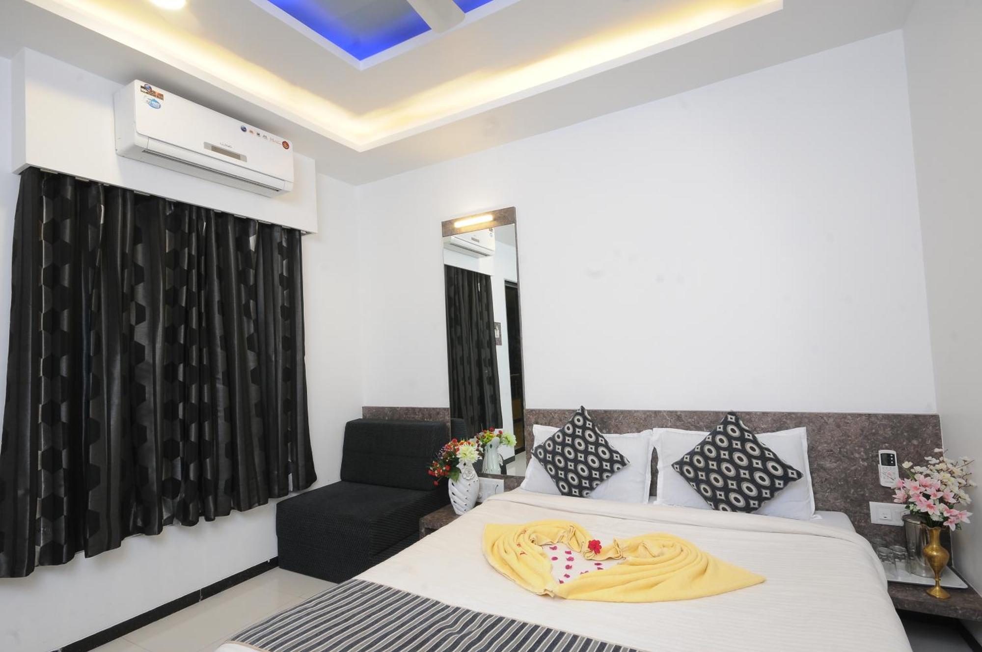 Hotel Vyankatesh & Pure Veg Restaurant Mahābaleshwar Eksteriør bilde