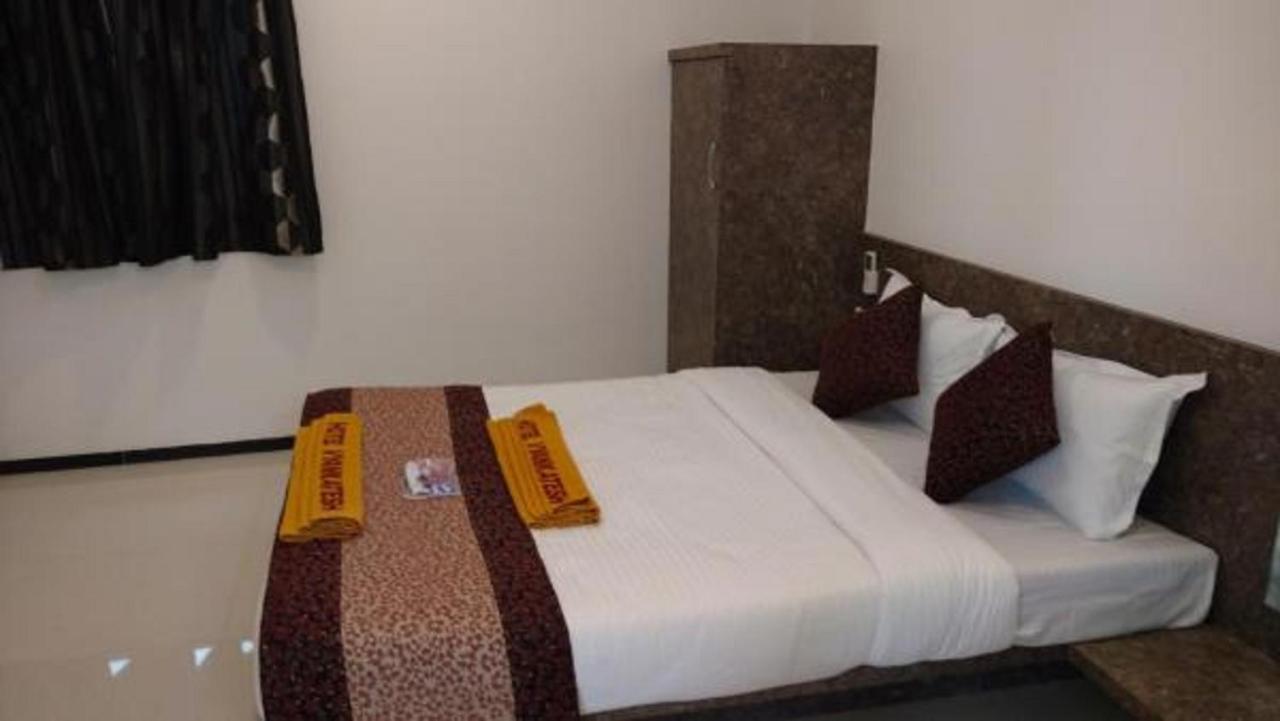 Hotel Vyankatesh & Pure Veg Restaurant Mahābaleshwar Eksteriør bilde